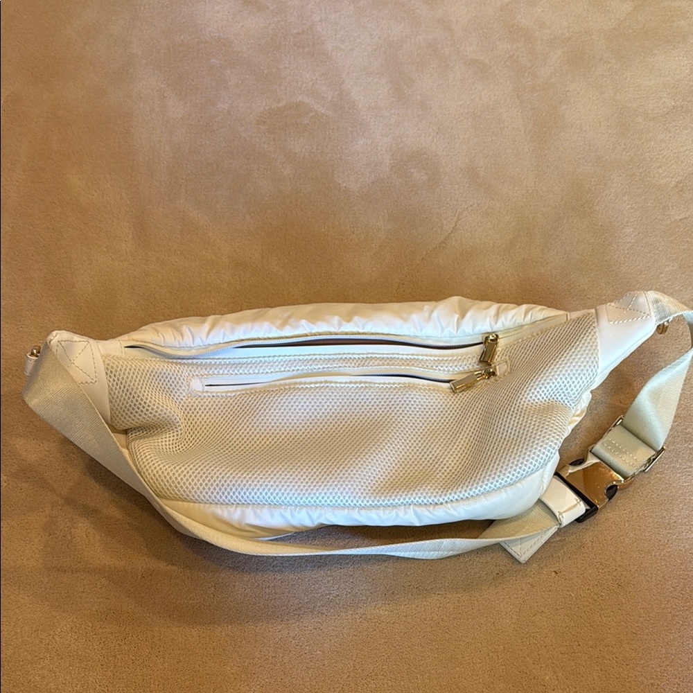 Caraa Cream Crossbody Bag - Picture 4 of 4